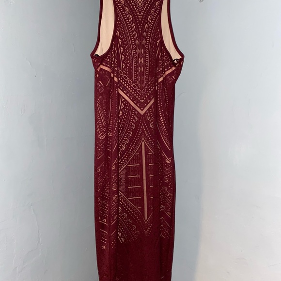 Maroon Halter Bodycon Dress - Picture 3 of 7